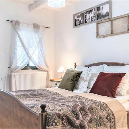 Nanica Vendeghaz - Videki Romantika Buzsák