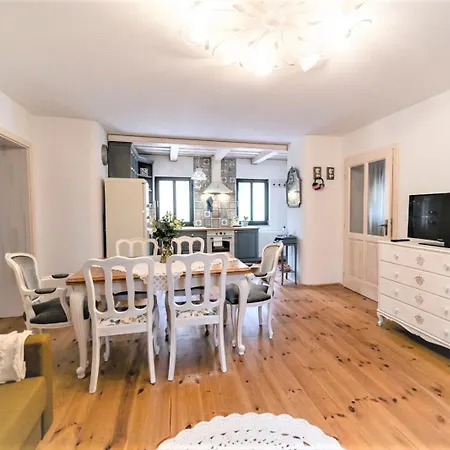 Nanica Vendeghaz - Videki Romantika Buzsák