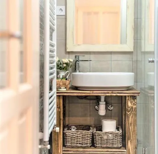 Nanica Vendeghaz - Videki Romantika * Buzsák